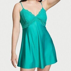 Victoria's Secret Valentines Satin Slip Small Emerald green Lace